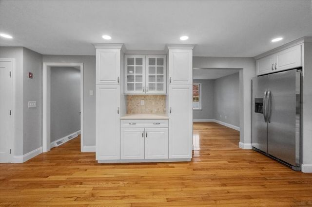 599 Oakhill Ave, Attleboro, MA 02703