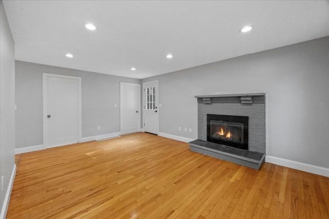 599 Oakhill Ave, Attleboro, MA 02703