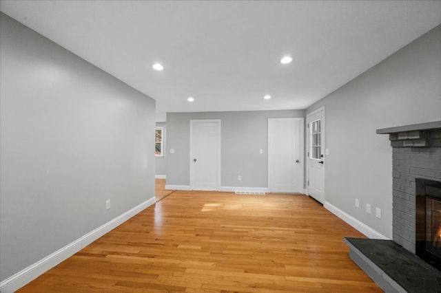 599 Oakhill Ave, Attleboro, MA 02703