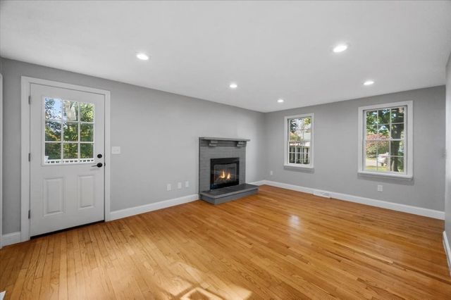599 Oakhill Ave, Attleboro, MA 02703