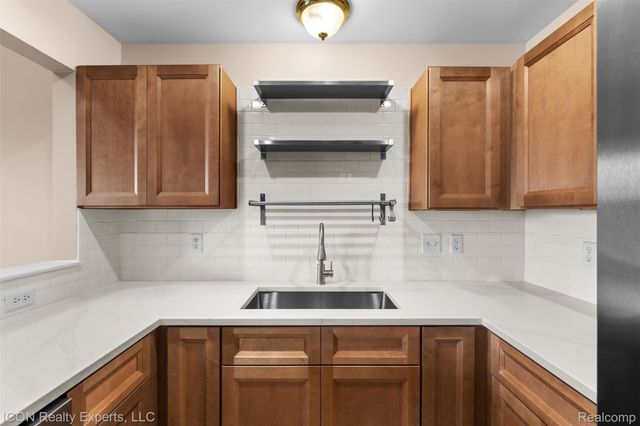 1159 Beaver Run, Troy, MI 48083