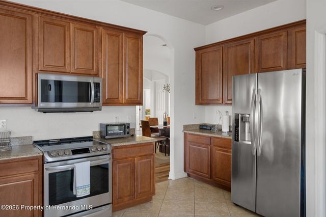 10048 Cleghorn Drive, San Antonio, FL 33576