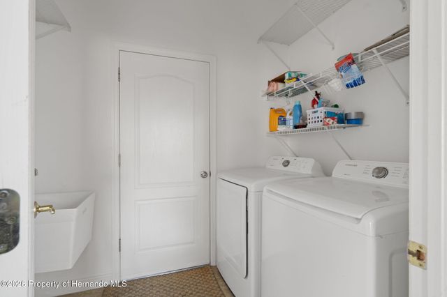 10048 Cleghorn Drive, San Antonio, FL 33576