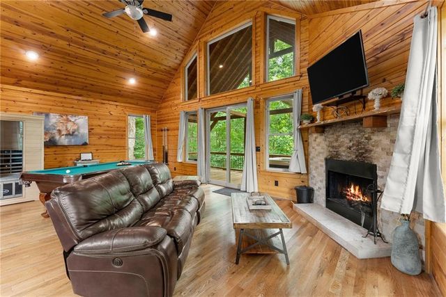 265 Maple Ridge Drive, Cleveland, GA 30528