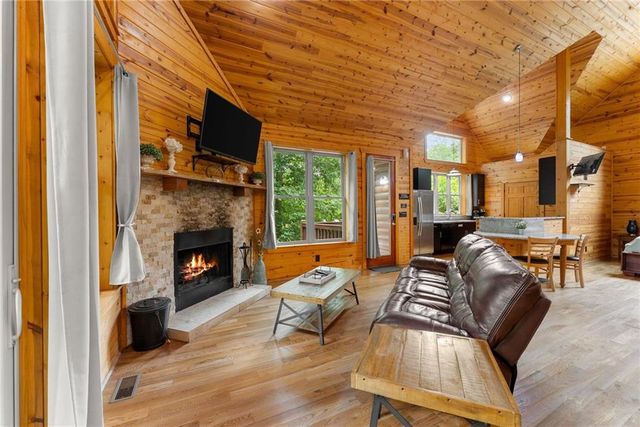 265 Maple Ridge Drive, Cleveland, GA 30528