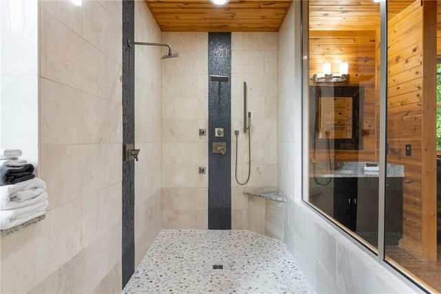 265 Maple Ridge Drive, Cleveland, GA 30528