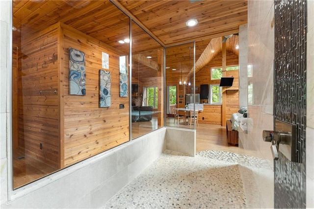 265 Maple Ridge Drive, Cleveland, GA 30528