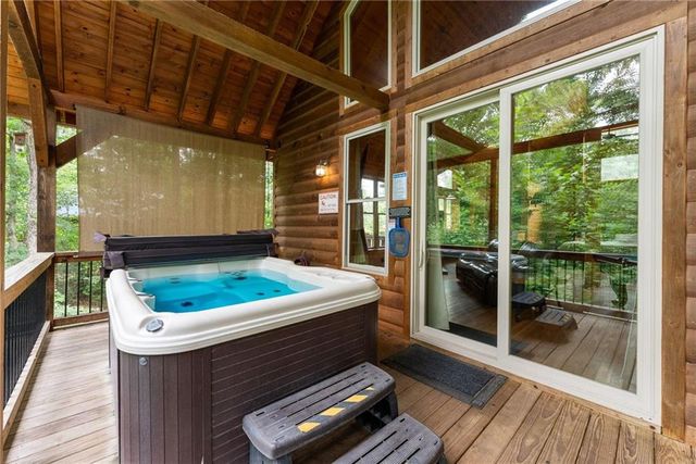 265 Maple Ridge Drive, Cleveland, GA 30528