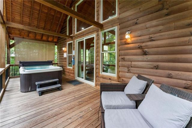 265 Maple Ridge Drive, Cleveland, GA 30528