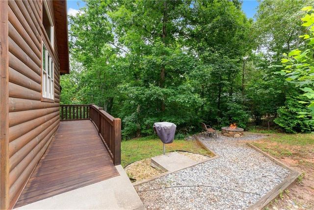 265 Maple Ridge Drive, Cleveland, GA 30528