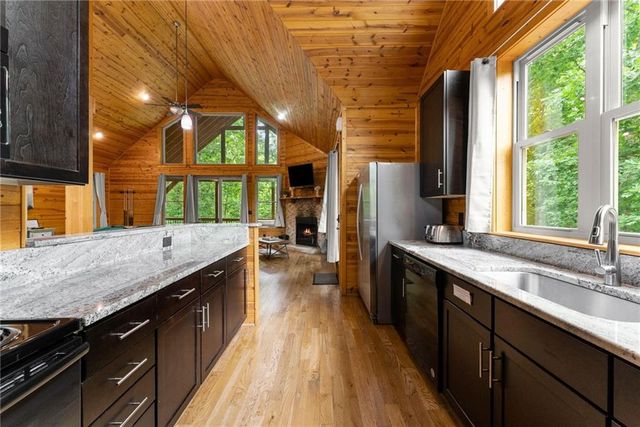 265 Maple Ridge Drive, Cleveland, GA 30528