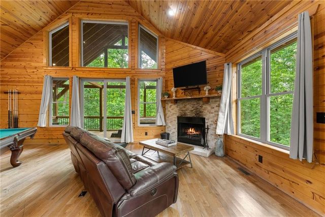 265 Maple Ridge Drive, Cleveland, GA 30528
