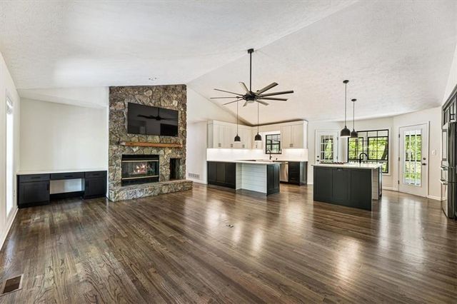 190 Red Coat Pass, Jasper, GA 30143