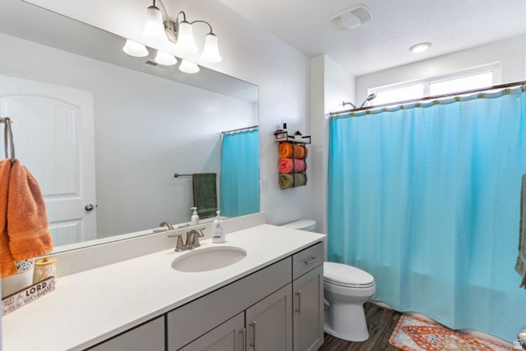 Image 27 of property listing at 663 S CROOKED POST WAY, Saratoga Springs, UT 84045