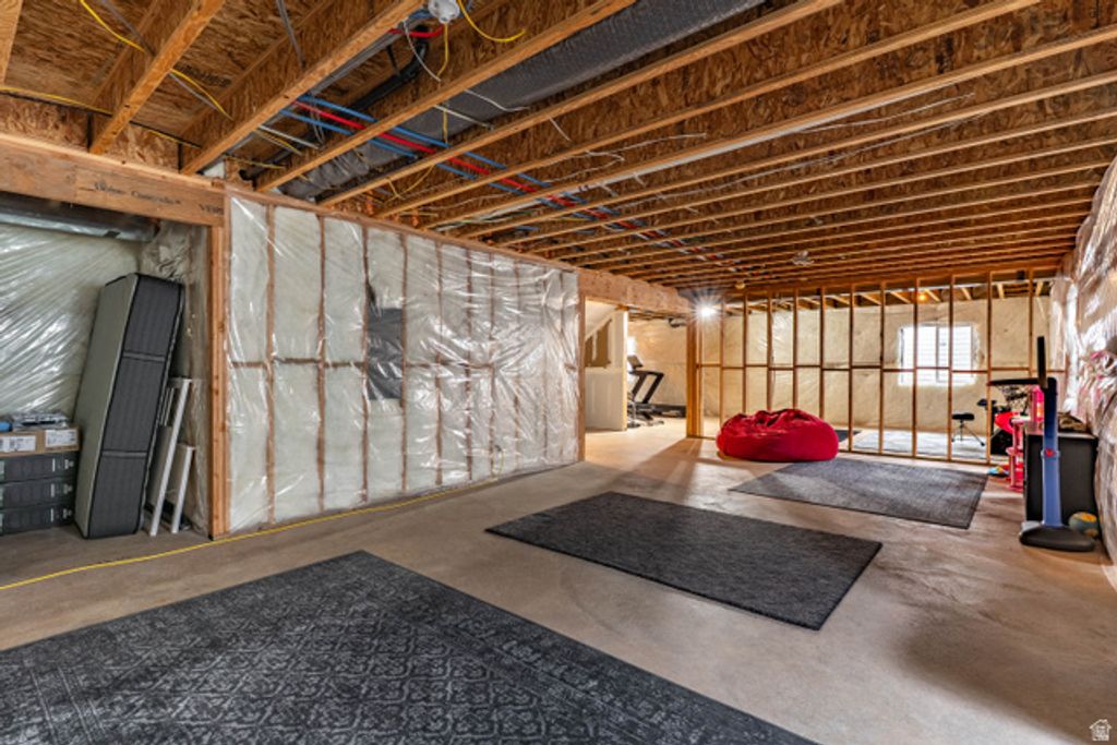 Image 32 of property listing at 663 S CROOKED POST WAY, Saratoga Springs, UT 84045