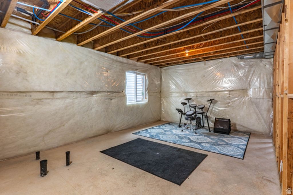 Image 33 of property listing at 663 S CROOKED POST WAY, Saratoga Springs, UT 84045