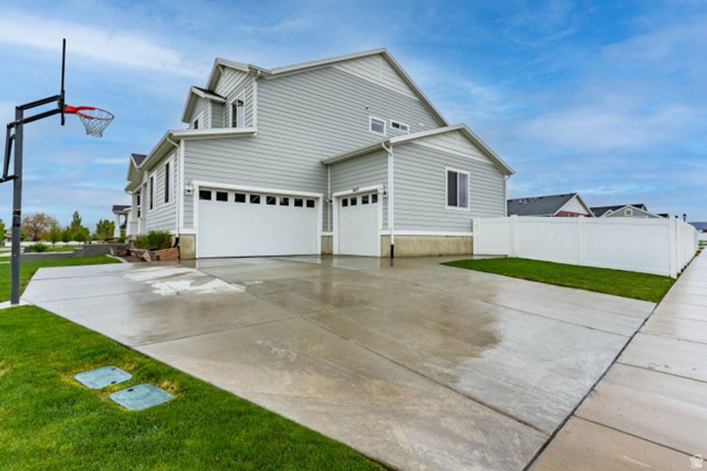 Image 38 of property listing at 663 S CROOKED POST WAY, Saratoga Springs, UT 84045