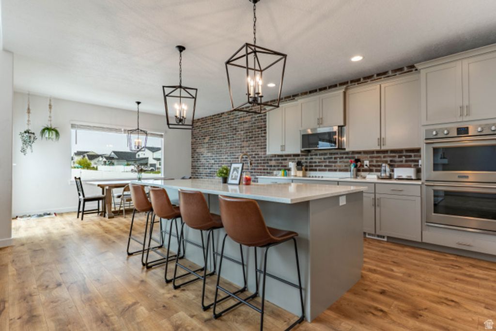 Image 9 of property listing at 663 S CROOKED POST WAY, Saratoga Springs, UT 84045