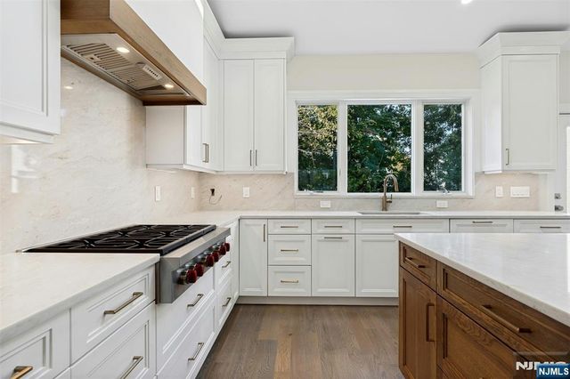 306 Ogden Avenue, Teaneck, NJ 07666