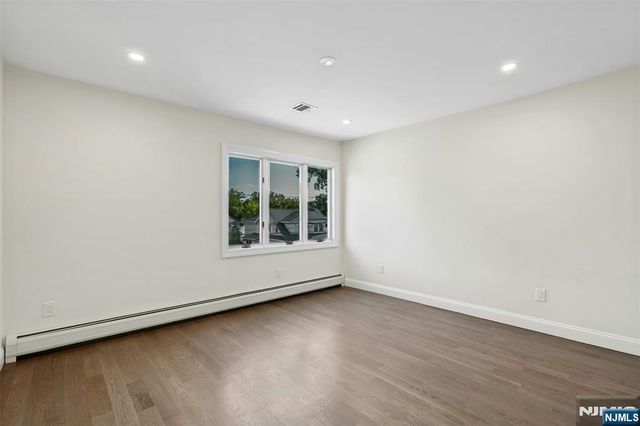 306 Ogden Avenue, Teaneck, NJ 07666