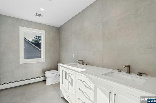 306 Ogden Avenue, Teaneck, NJ 07666