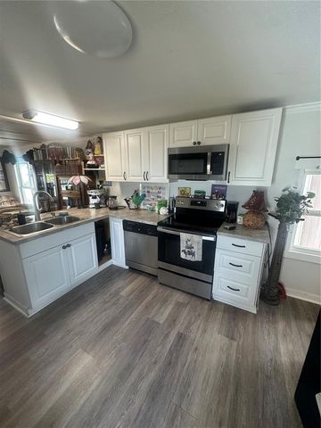 204 52ND AVENUE PLAZA E, Bradenton, FL 34203