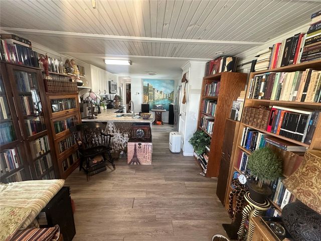 204 52ND AVENUE PLAZA E, Bradenton, FL 34203