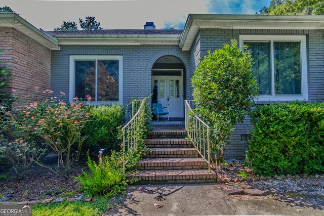 204 Weatherford Place, Macon, GA 31210