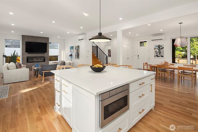 10419 41st Avenue SW, Seattle, WA 98146