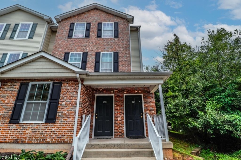 19 Koolidge Ct, Franklin Twp., NJ 08873