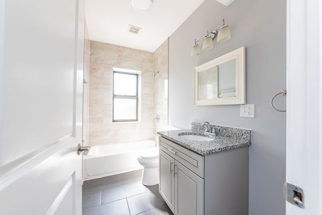 1010 S 1st Avenue 201, Maywood, IL 60153