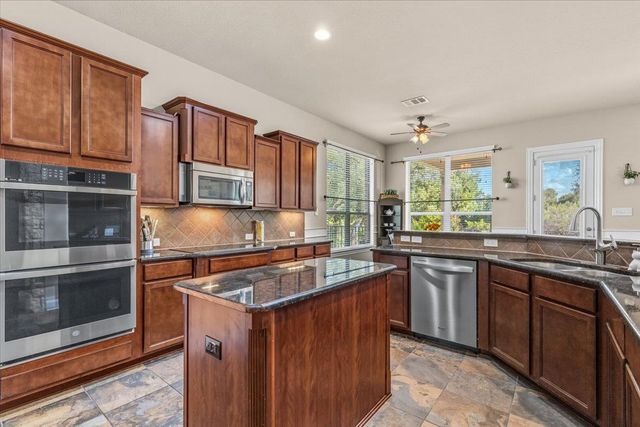 1436 Flint Rock LOOP, Driftwood, TX 78619