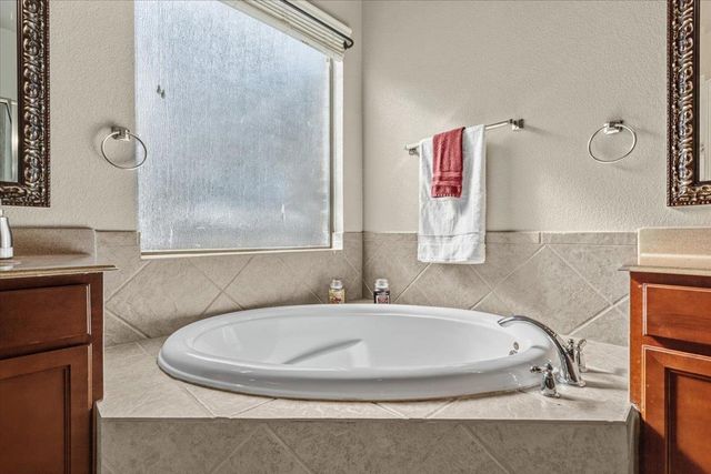 1436 Flint Rock LOOP, Driftwood, TX 78619