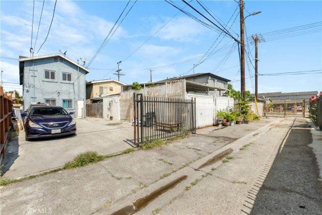 10406 Avalon Boulevard, Los Angeles, CA 90003