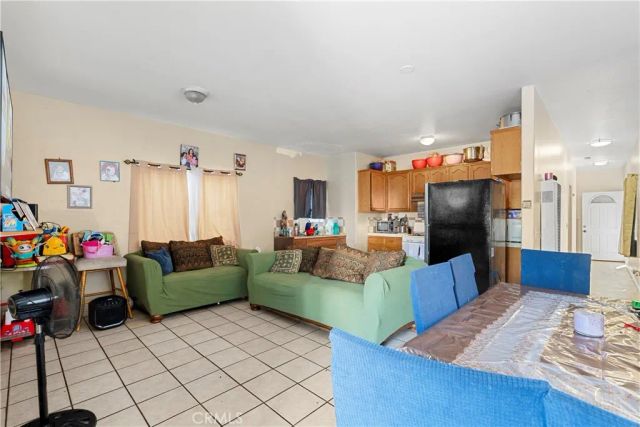 10406 Avalon Boulevard, Los Angeles, CA 90003