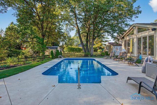 2945 Byrnwyck, Maumee, OH 43537