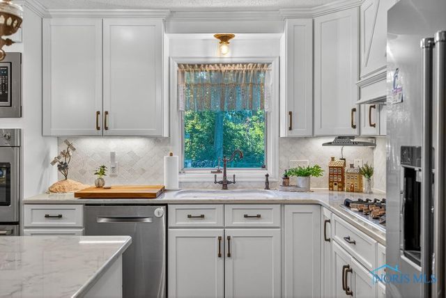 2945 Byrnwyck, Maumee, OH 43537