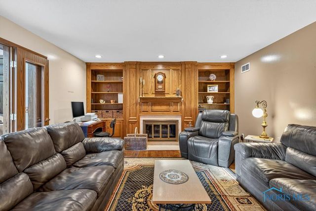 2945 Byrnwyck, Maumee, OH 43537