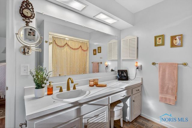 2945 Byrnwyck, Maumee, OH 43537