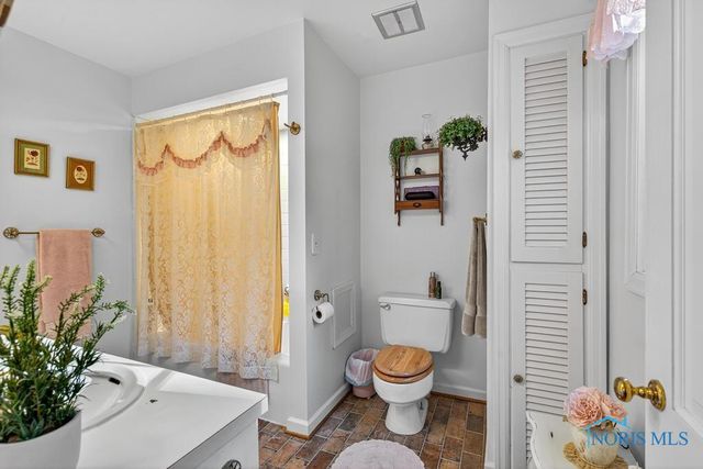 2945 Byrnwyck, Maumee, OH 43537