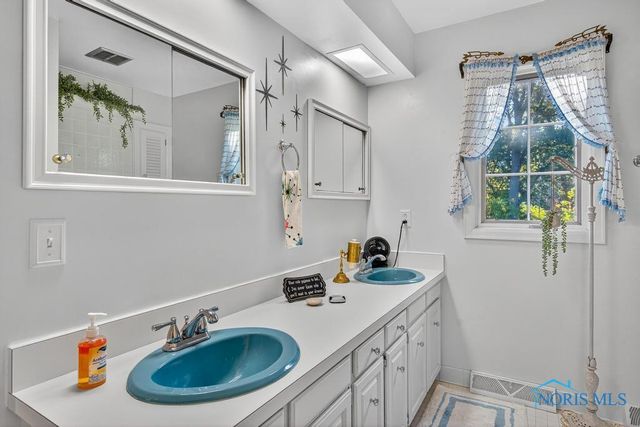 2945 Byrnwyck, Maumee, OH 43537