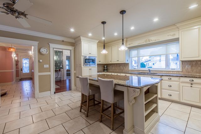 405 E Peru Street, Princeton, IL 61356