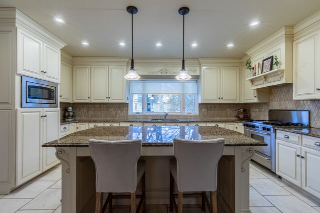 405 E Peru Street, Princeton, IL 61356