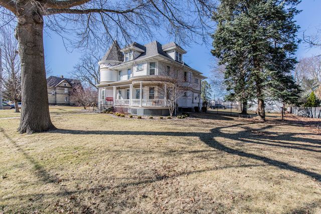 405 E Peru Street, Princeton, IL 61356