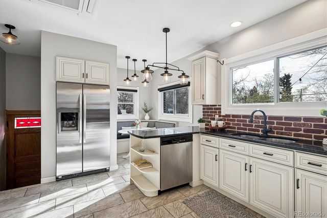 1600 Ivanhoe Street, Denver, CO 80220