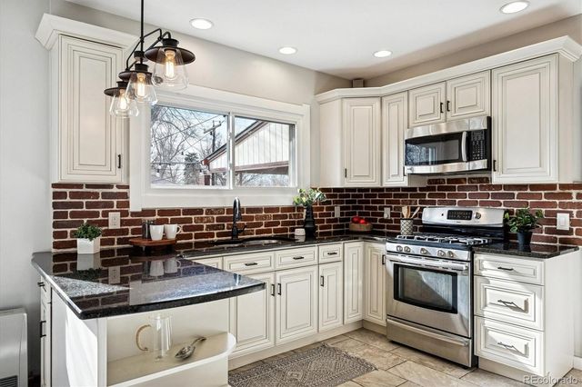 1600 Ivanhoe Street, Denver, CO 80220