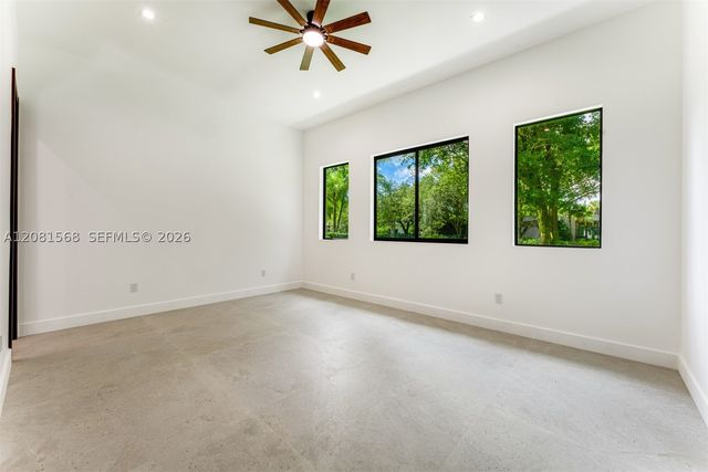 9475 SW 117th Ter, Miami, FL 33176