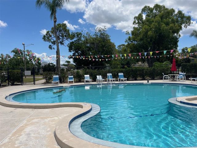 8372 CANDLEWOOD ROAD, Seminole, FL 33777