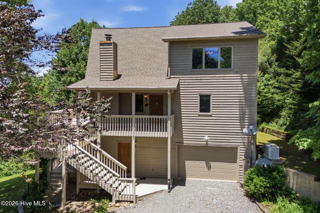 820 Chimney Ridge Drive, Topton, NC 28781