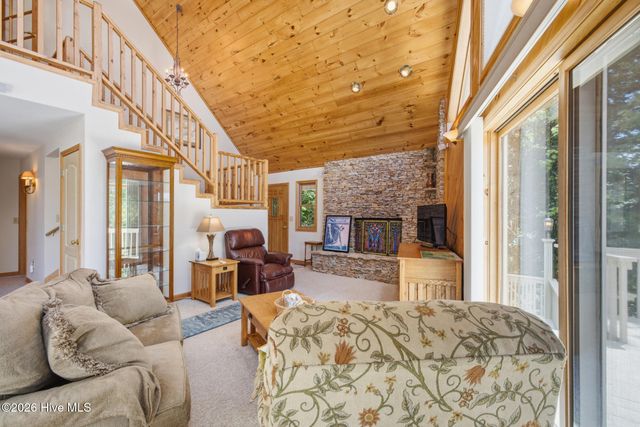 820 Chimney Ridge Drive, Topton, NC 28781